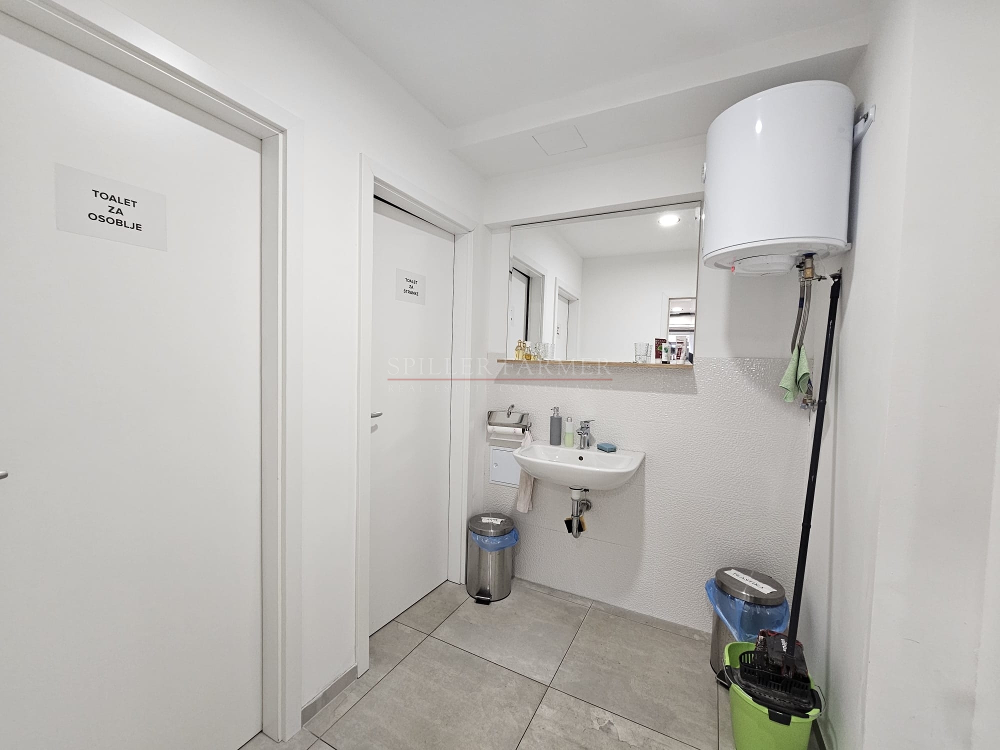 A descriptive alt text