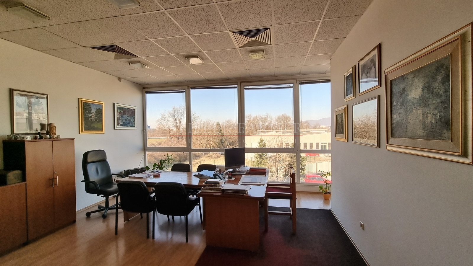 A descriptive alt text