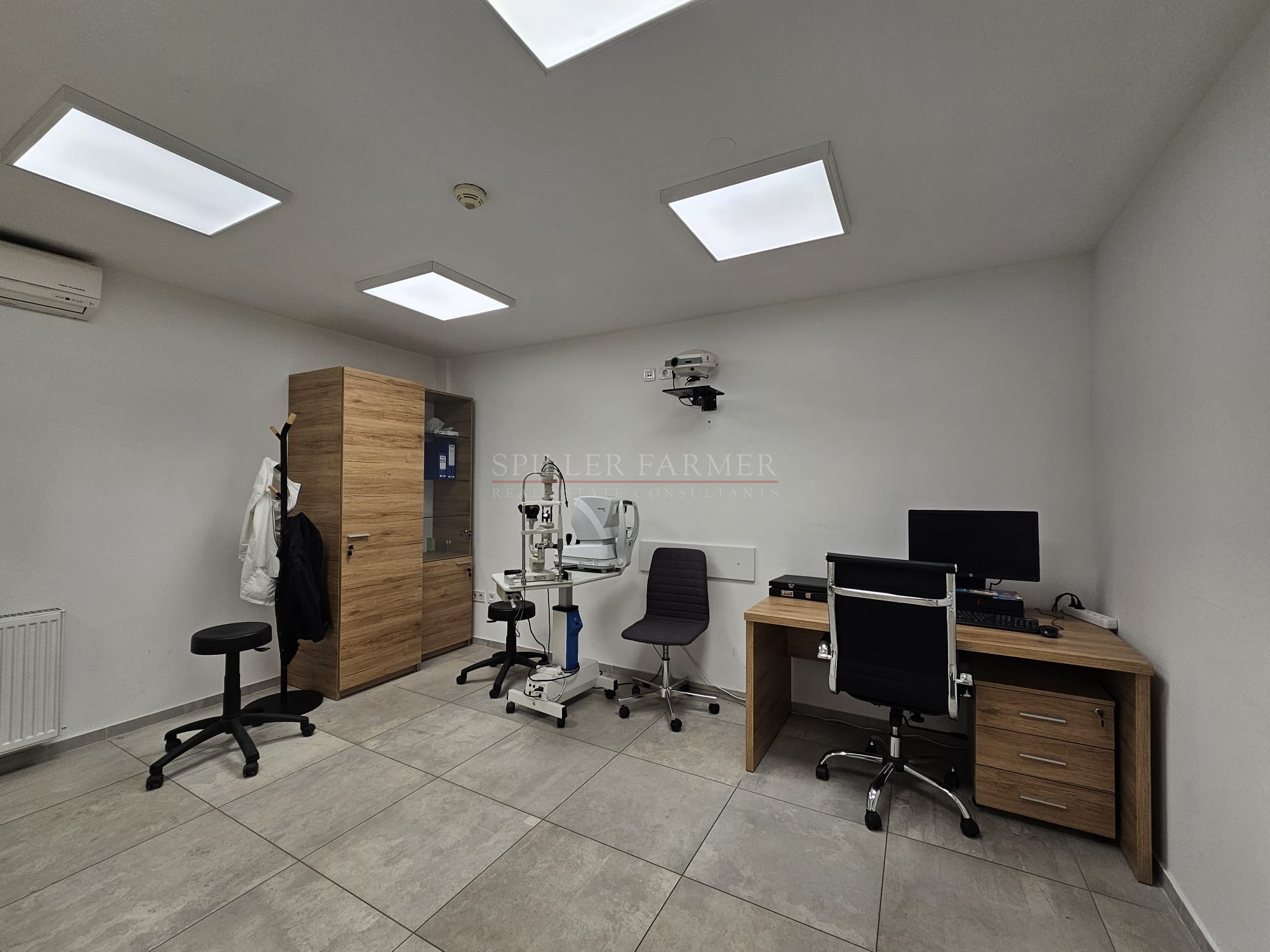 A descriptive alt text