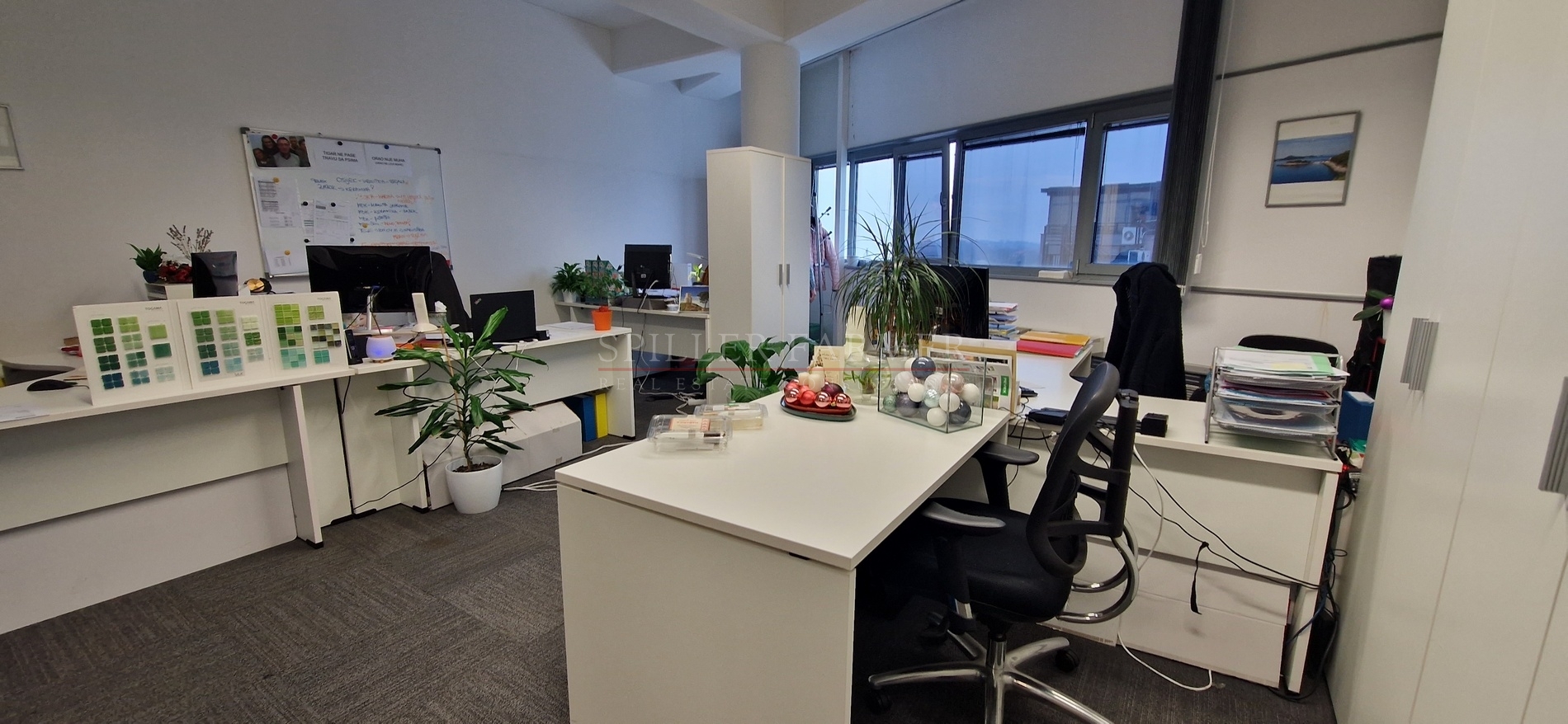 A descriptive alt text