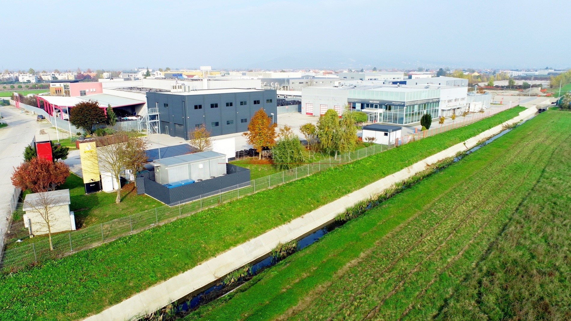 A descriptive alt text