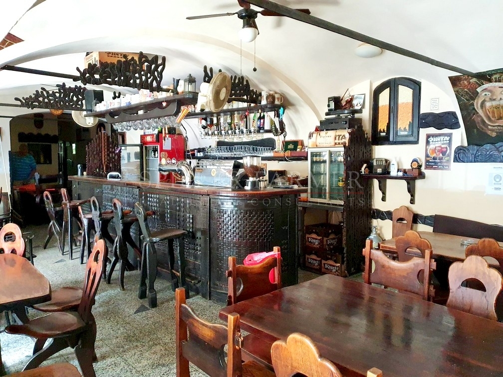 A descriptive alt text