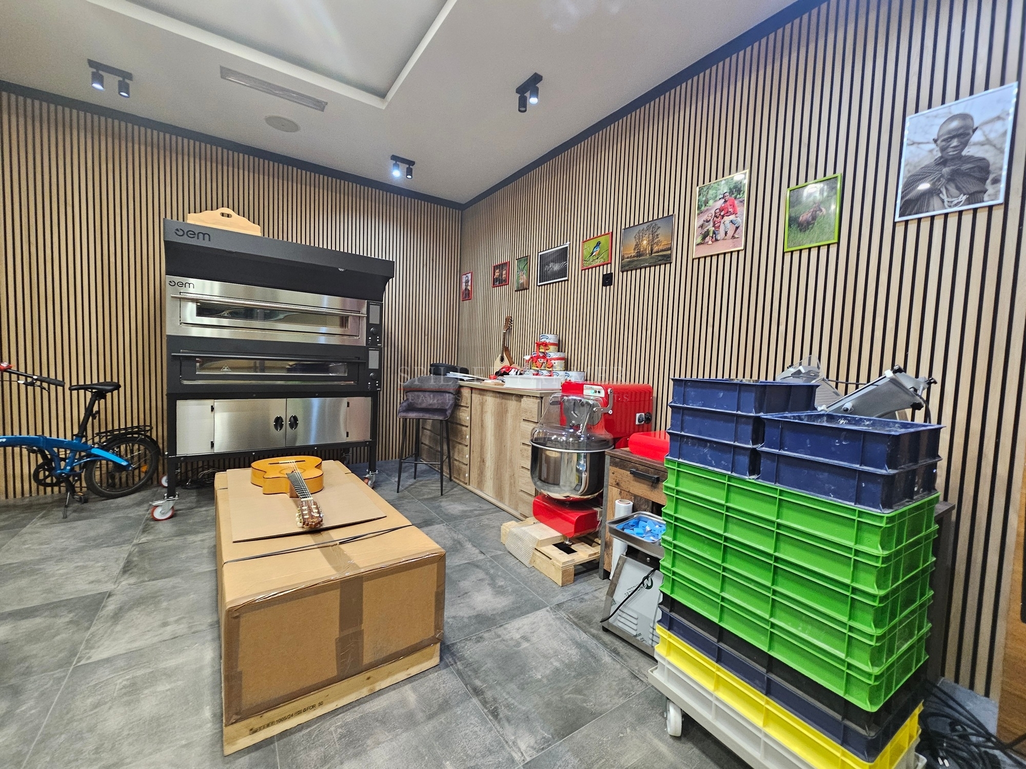 A descriptive alt text