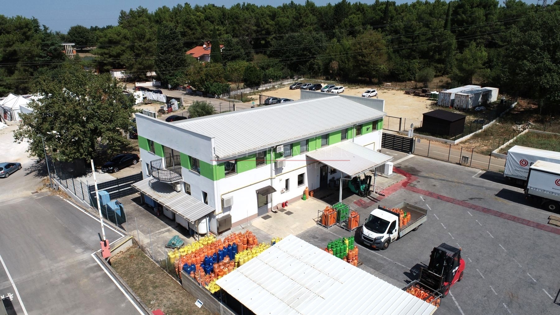 A descriptive alt text