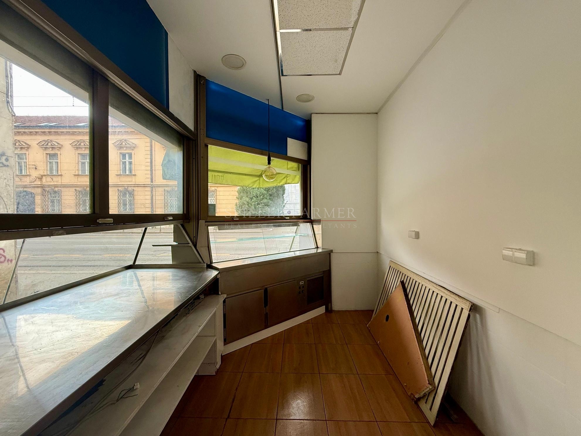 A descriptive alt text